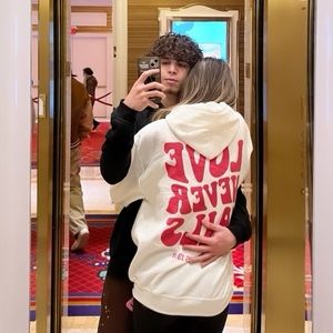 Meet your Posher, Alera